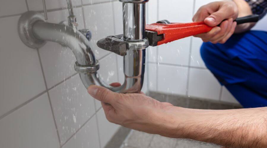 Expert burst pipe repair services in Philadelphia, MO